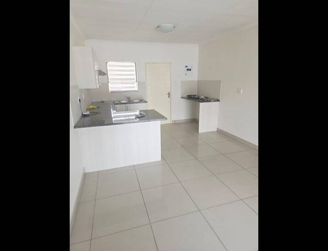 2 BEDROOM APARTMENT FOR SALE IN POMONA
